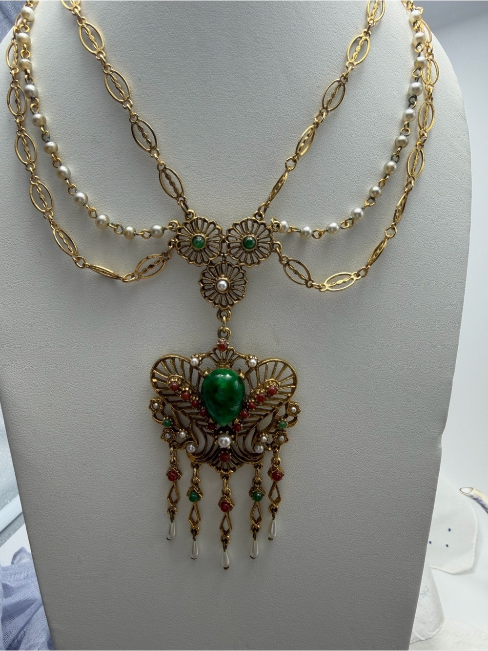 Vintage ART Design Gold and Green Statement Necklace With Pearls #27SN